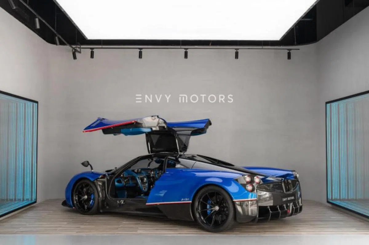  黄有志曾晒出自己的帕加尼Huayra超级跑车。（Envy Motors面簿） 