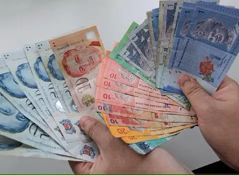 新元和令吉的兑换率仍居高不下。（联合早报）