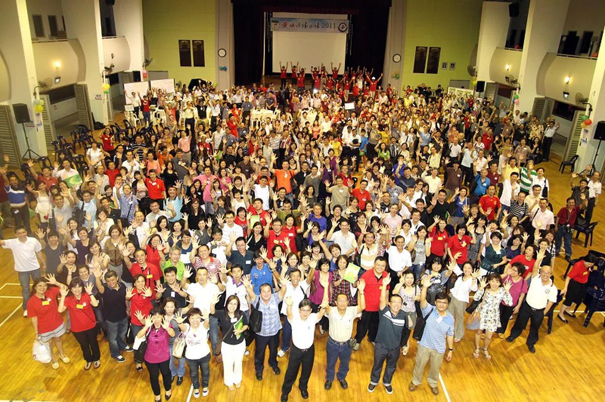  黄埔中学虽已关闭，校友还是眷恋着母校，于2011年3月12日晚上在母校原址（现为明智中学）办大型聚会庆祝建校50周年。（联合早报） 