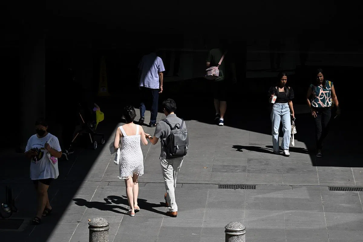 高昂的育儿成本让一些尚未生育者打退堂鼓。（海峡时报）