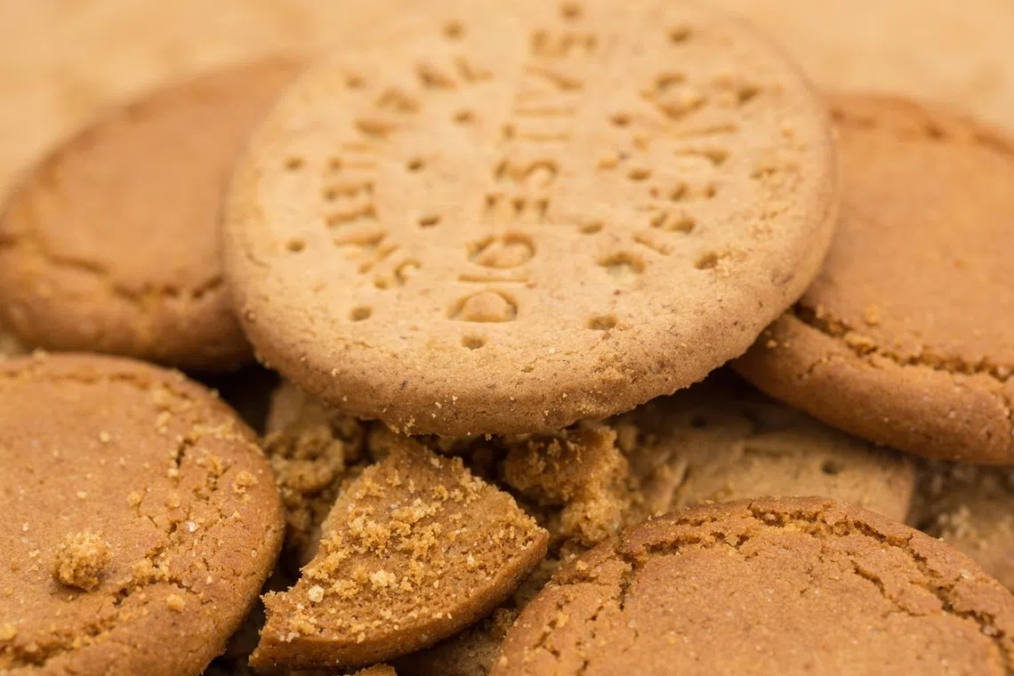 消化饼干。