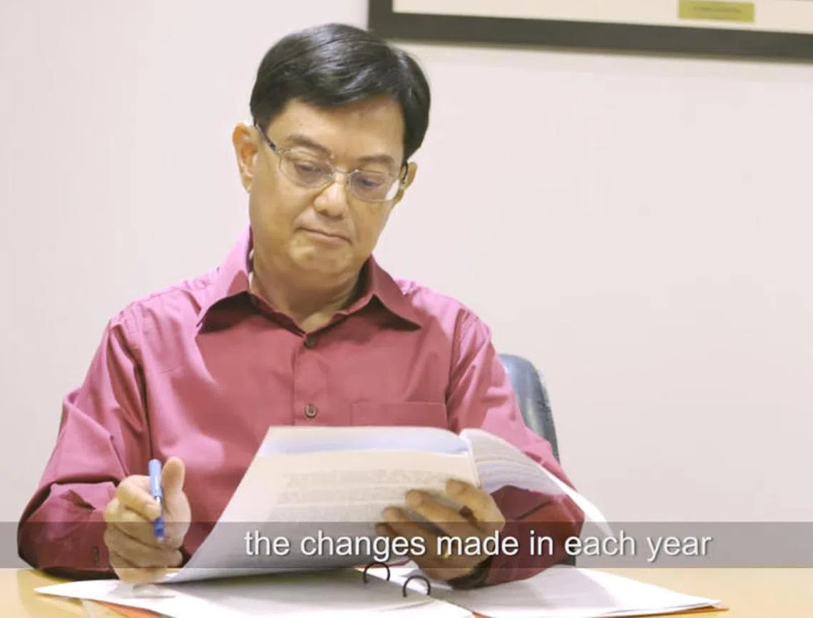 在国会发表财政预算声明之前，财政部长王瑞杰先通过视频，向国人解释预算案意义和幕后筹备工作。（视频截图）