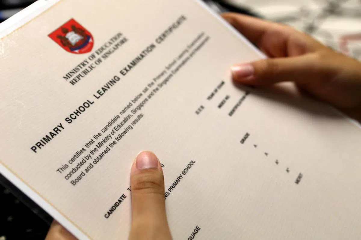  小六会考（PSLE）文凭。（联合早报） 