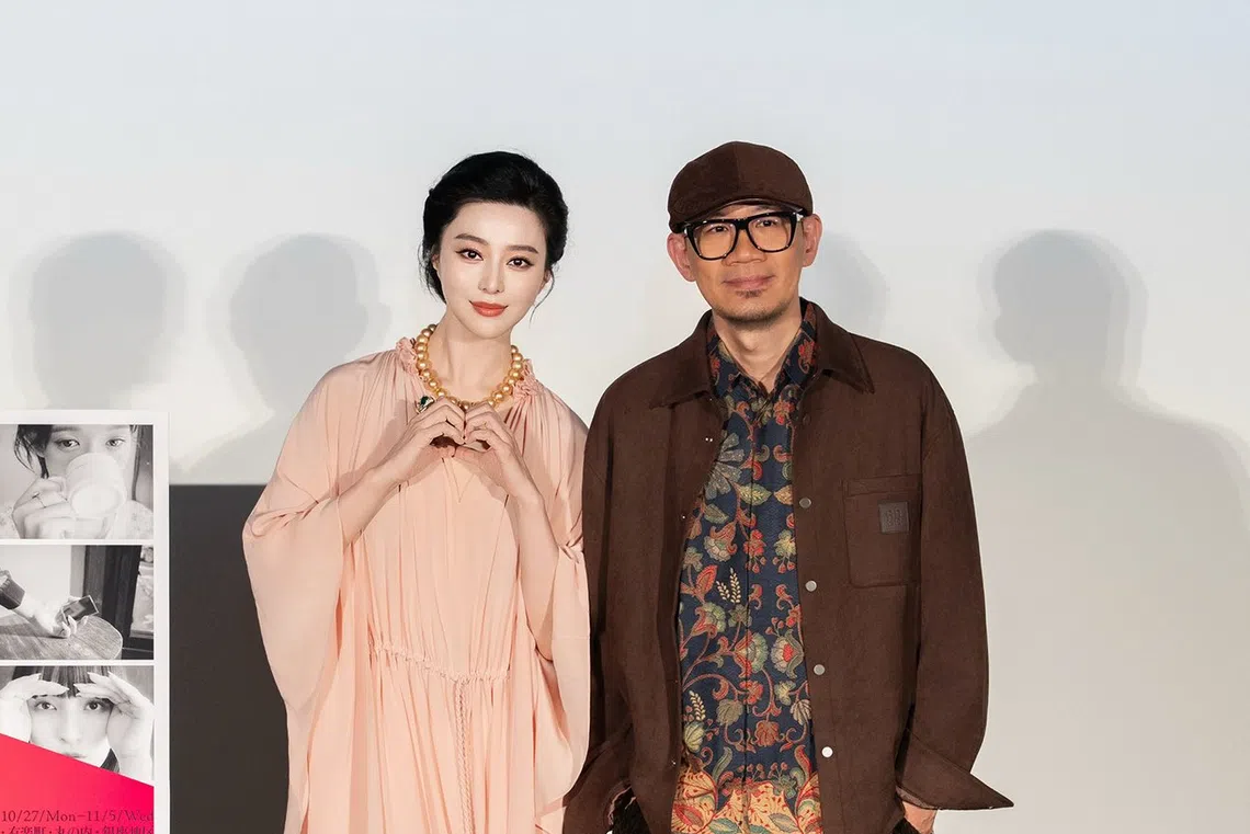 范冰冰（左）和《地母》马国导演张吉安（右）。