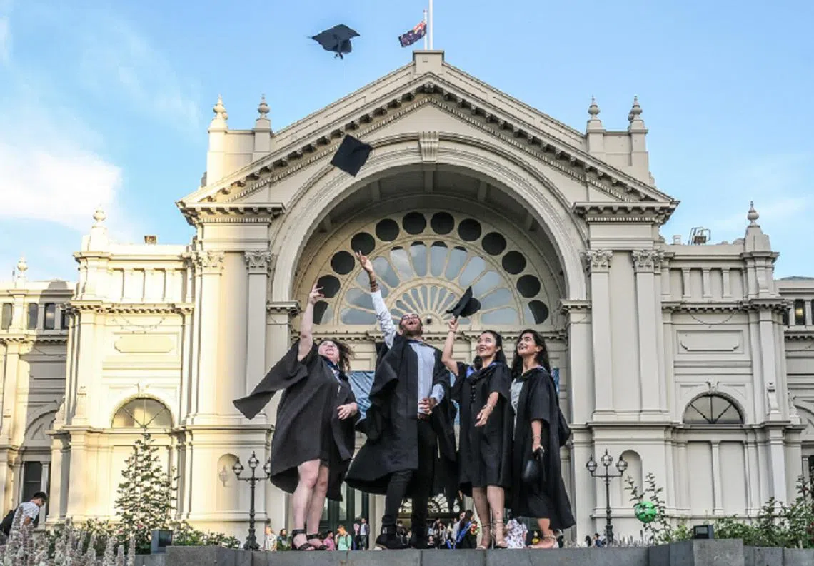 毕业咯！（ALAMY）