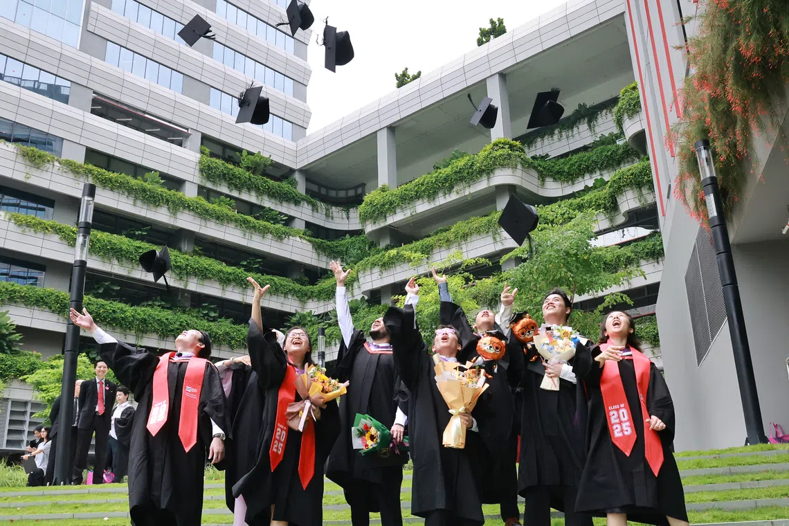 本地毕业生近年来就业率下滑的情况令人担忧。