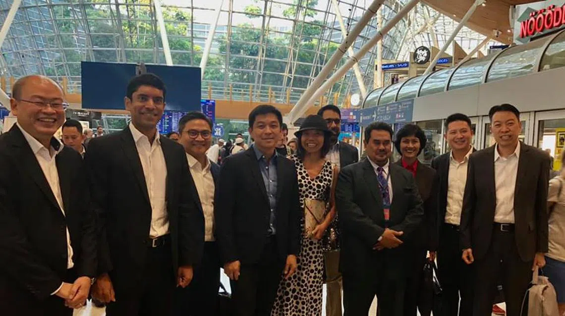 议长陈川仁与国会代表团合照。（陈川仁面簿）