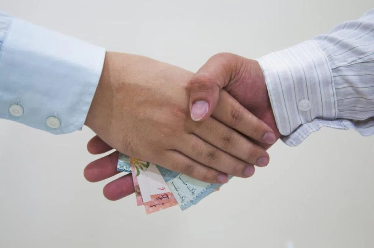 马国移民局官员开高价“协助”扣留犯换取自由。（互联网）