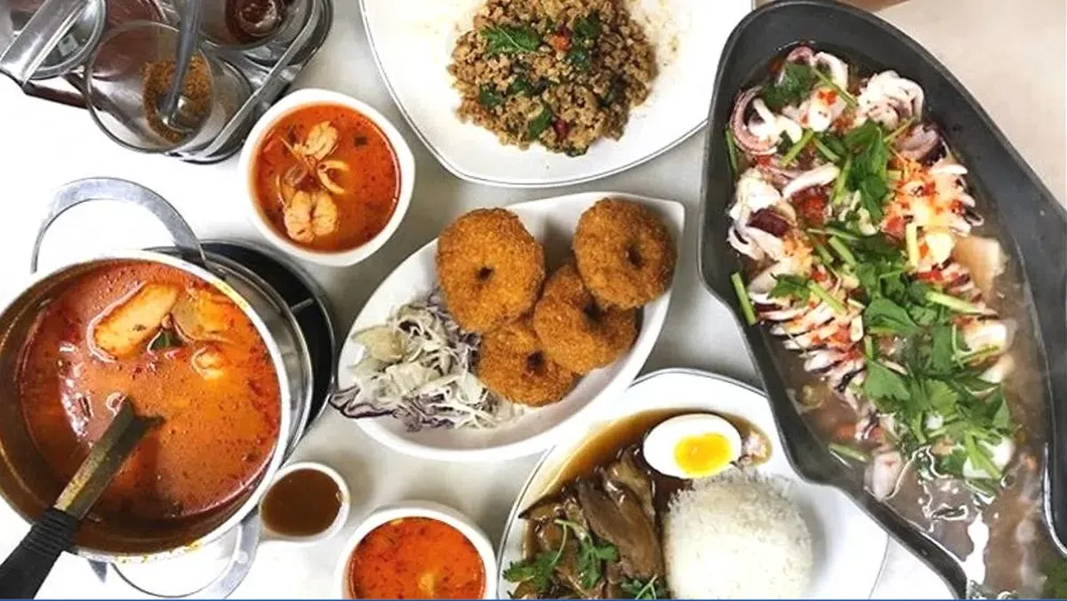  来到“小泰国”，怎么能忘了吃美食呢？（亚洲新闻台） 