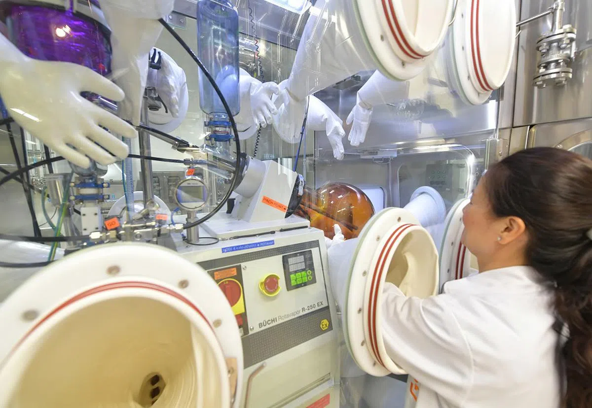 分析师预测，政府可能会为生物医药科学业等具潜力的行业提供税务优惠，帮助他们吸引和留住人才。（海峡时报）