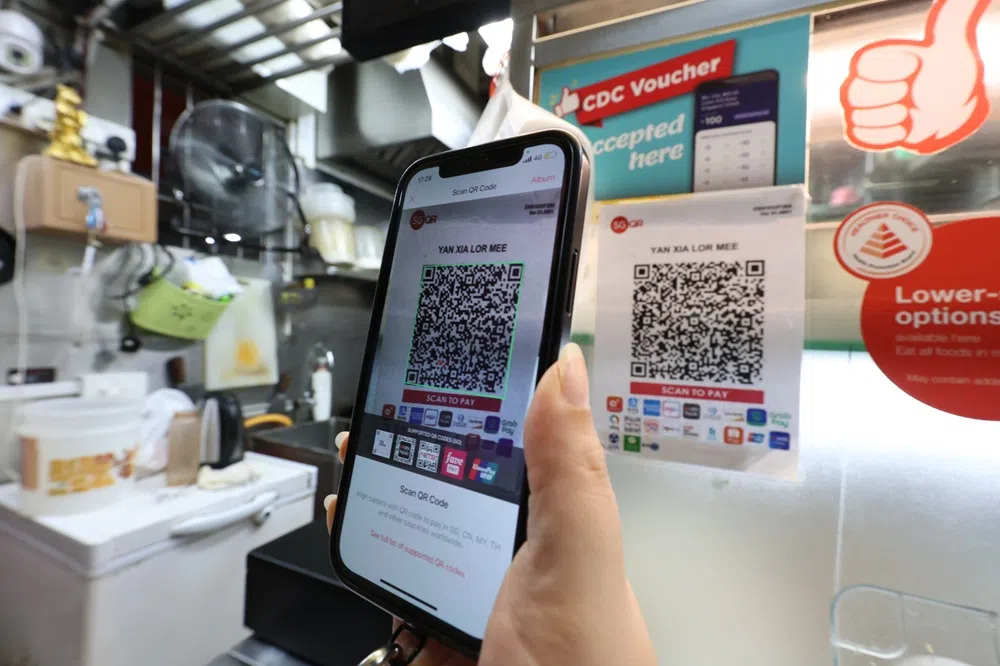 部分新加坡成年人认为，自己会在10年内停止使用现金支付。