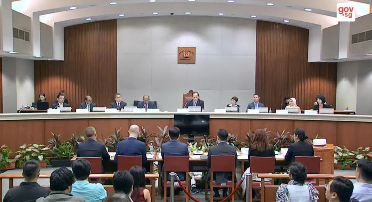  国会特选委员会今年3月举行八天的公开听证、79个组织和个人供证超过50小时。(gov.sg) 