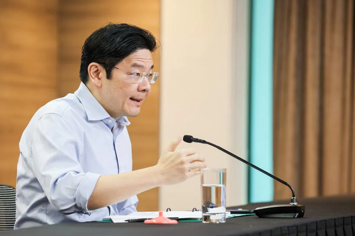 黄循财在记者会上说，援助配套主要是为较低收入的国人和没有收入的退休人士家庭而设。（联合早报）