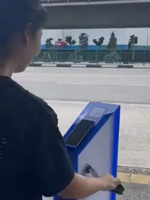 用户开始运动时，就会启动斜板上的手机充电功能。（Instagram截图）