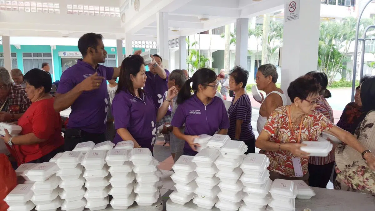  宗教组织属下的社会服务援助能为低收入年长者送暖。（愿之心提供） 