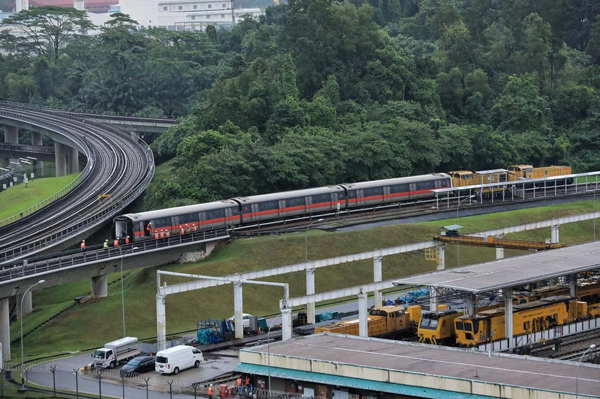 列车出事后，被撤回到乌鲁班丹车厂。（联合早报）