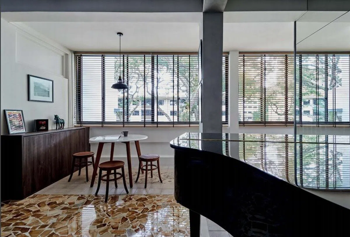  客厅宽敞到可以放下一架三角钢琴。（互联网） 