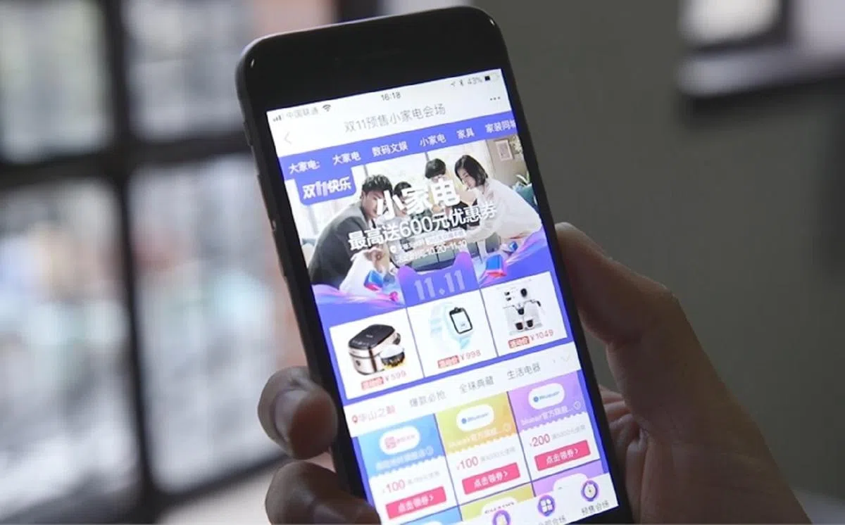  所谓新零售指的是线上线下结合加上物流。（互联网） 