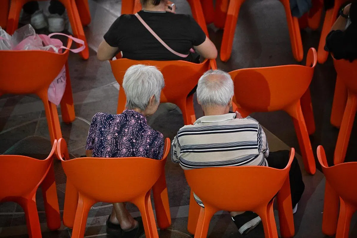 在新加坡，年龄超过100岁的居民有逐步增多的趋势。（海峡时报）