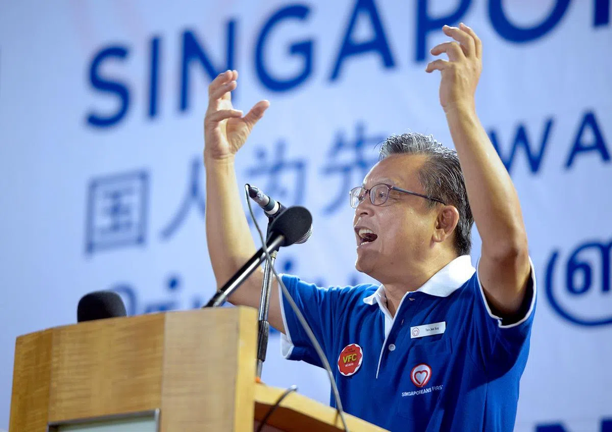 陈如斯在2014年创立国人为先党，并在2015年全国大选的一场群众大会上，批评人民行动党言行不一。（海峡时报）