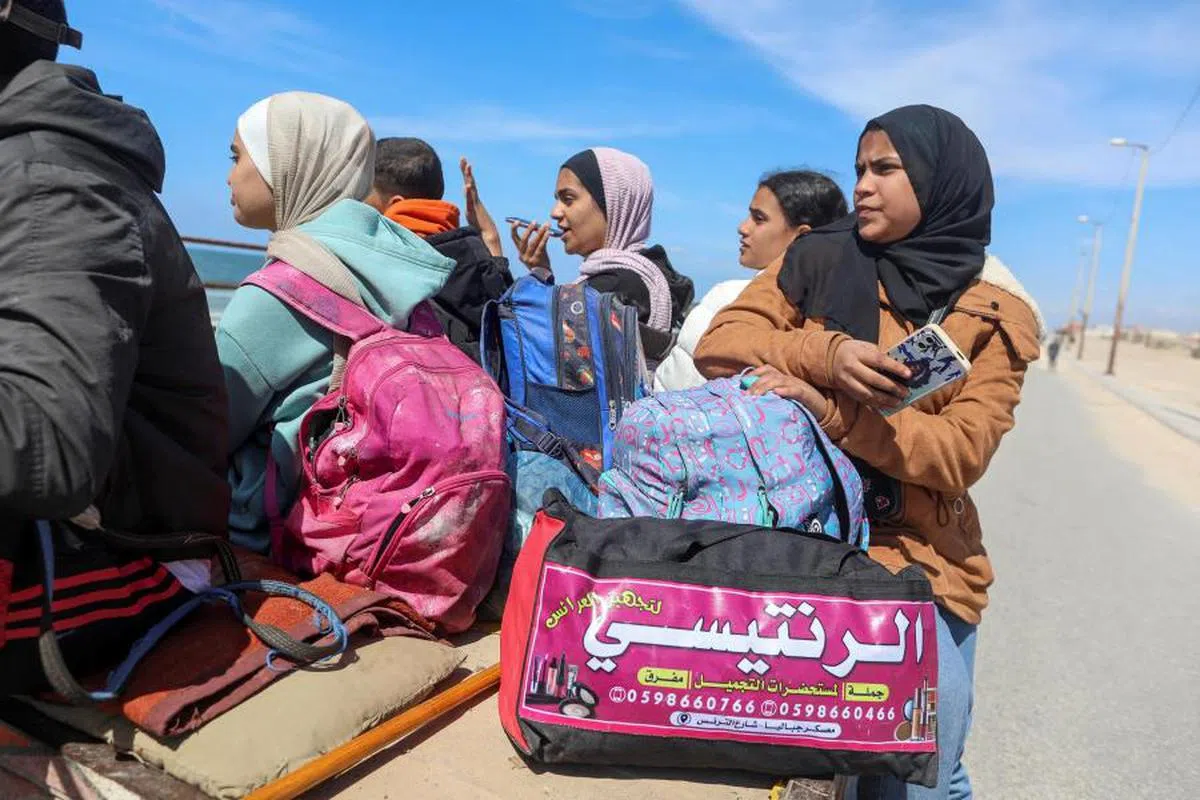 以色列展开军事行动后，许多加沙人民为避开战祸而持续南迁。（路透社）