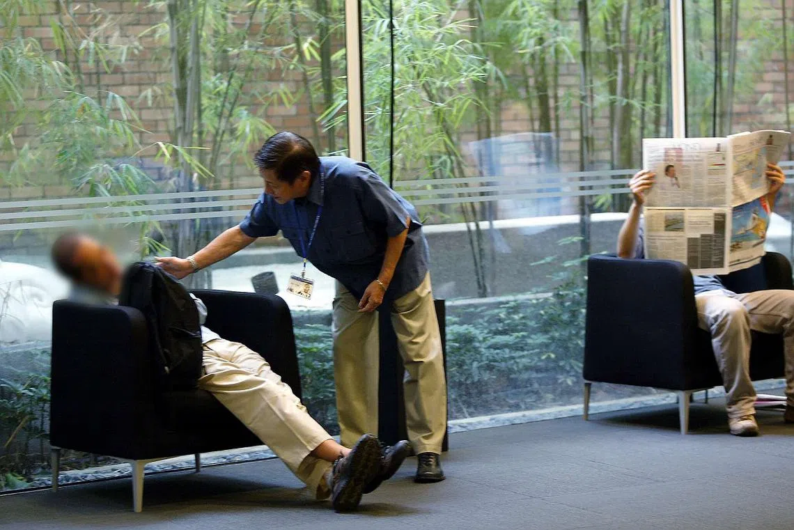 设计对白：“先生，该起床了。”（海峡时报）