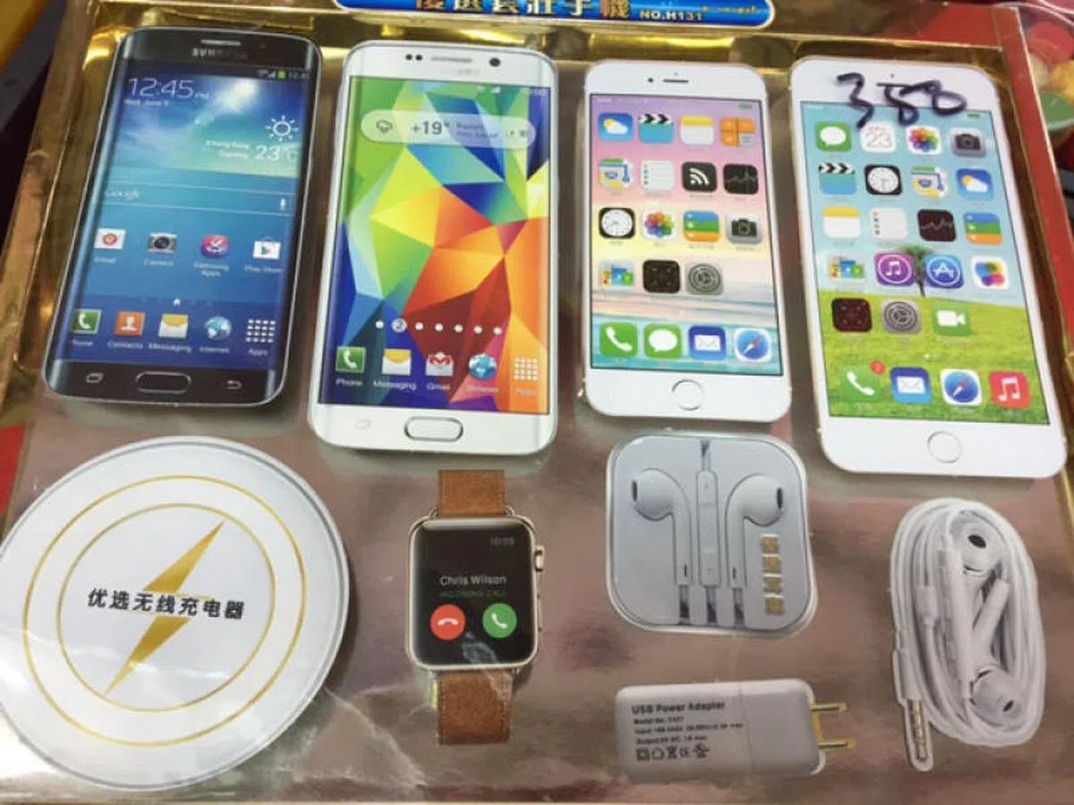  2016年的智能手机和智能手表配套。（联合晚报） 