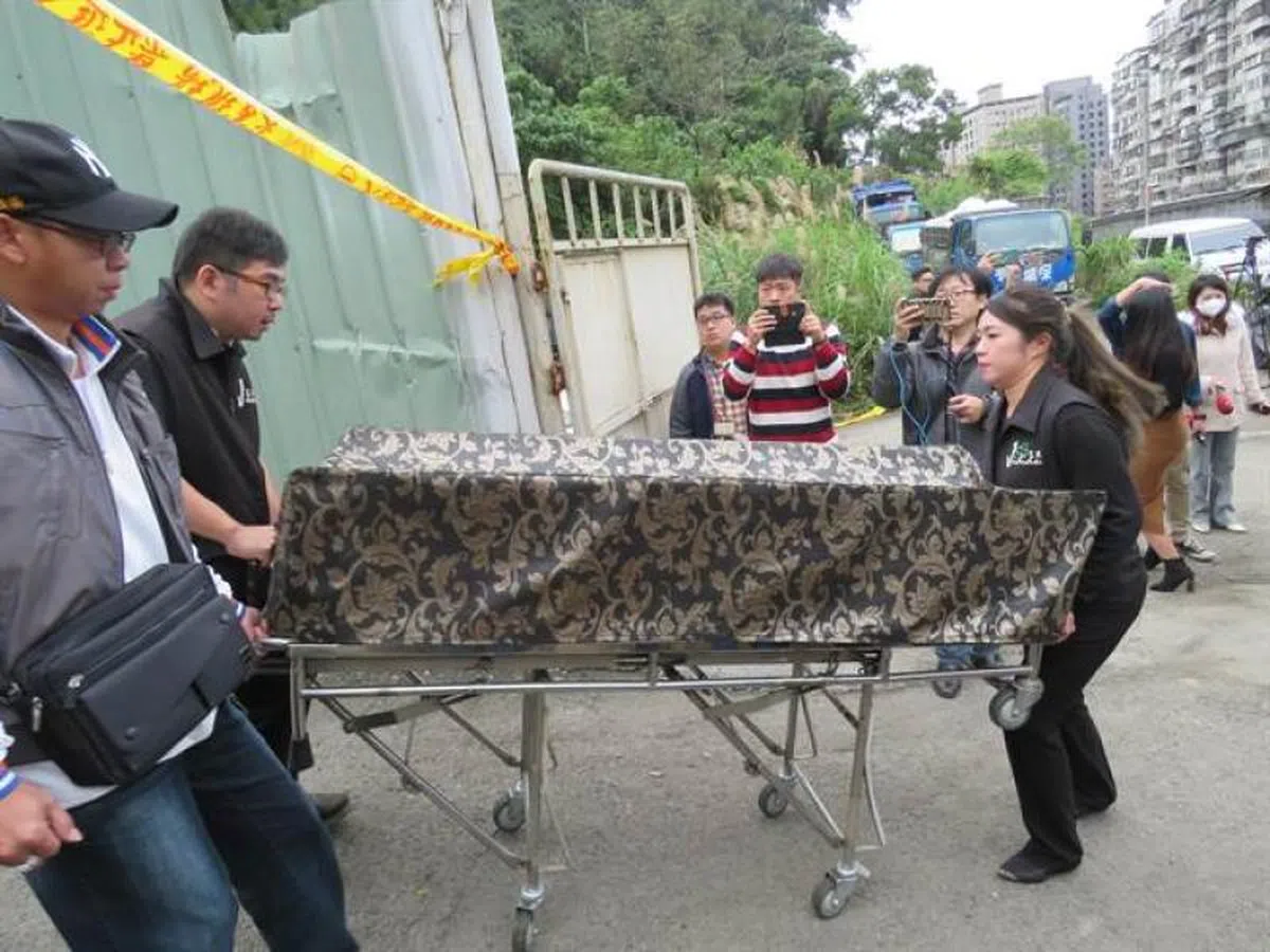  这是用来装下新生女婴遗体的棺材。 （中时电子报） 
