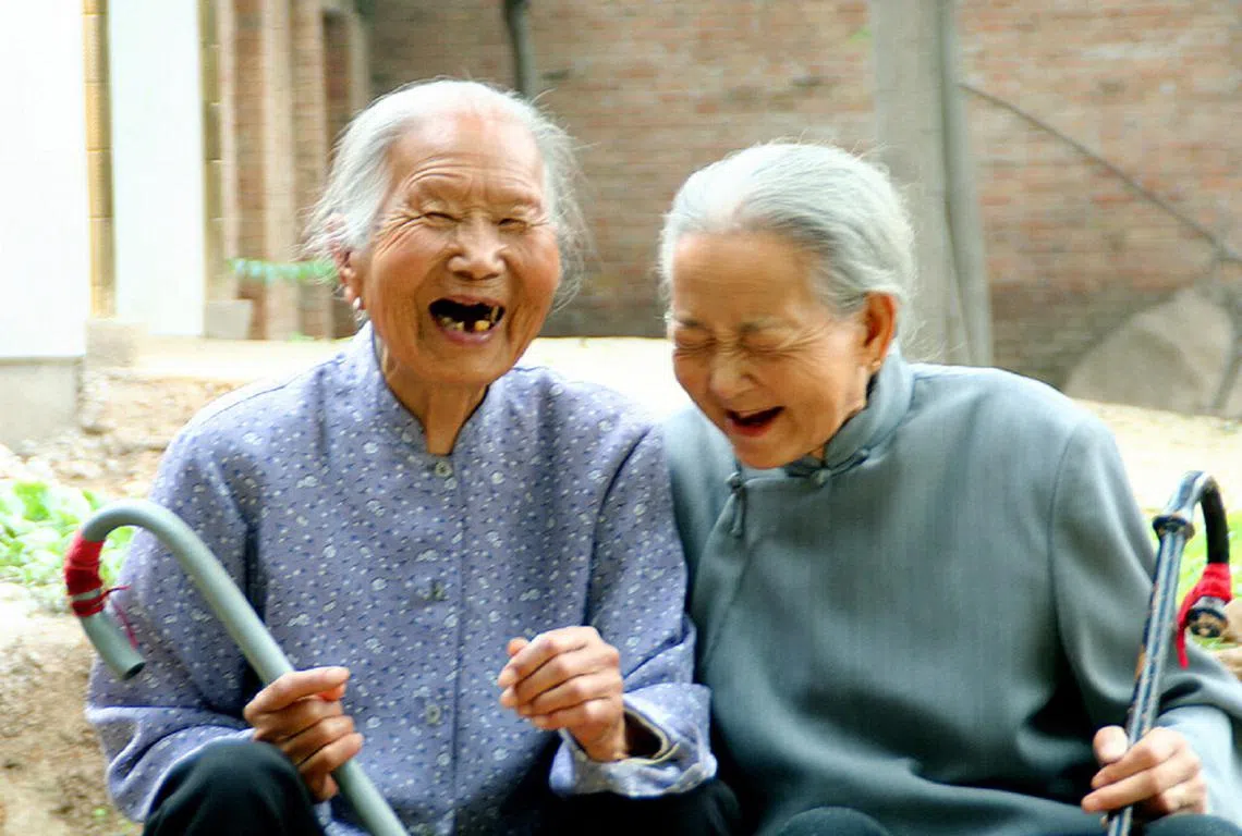 长寿必须伴随两样东西才能享受福气：健康和金钱。（互联网）