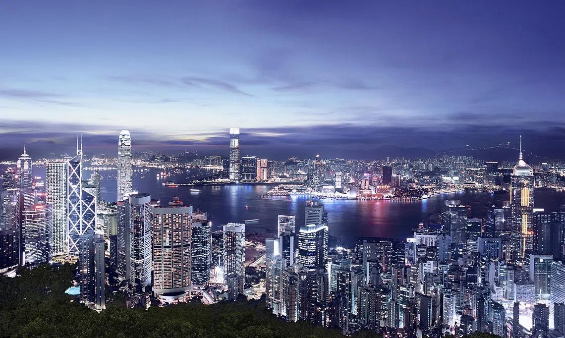 香港维多利亚港夜景。（国泰航空）