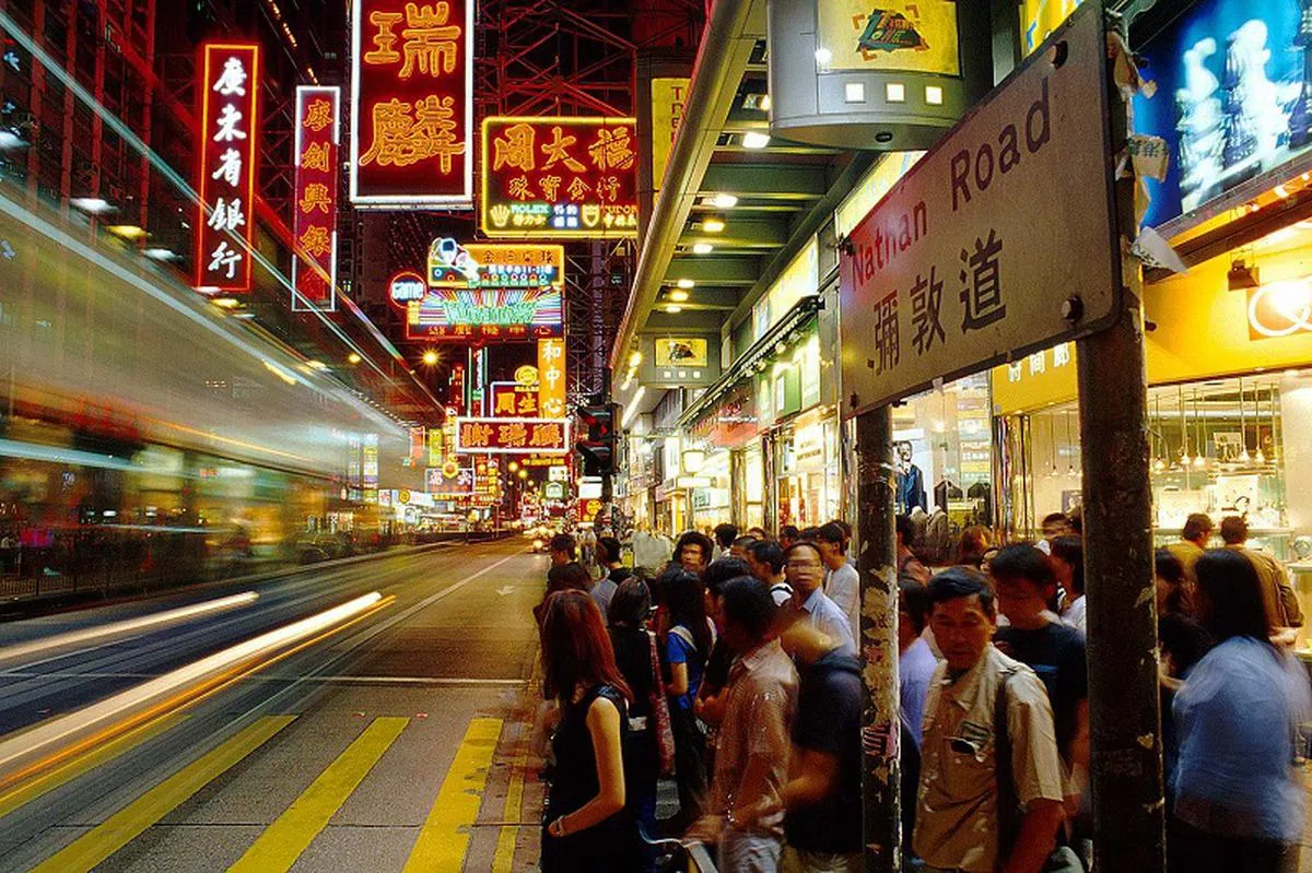 香港弥敦道。（香港旅游局）