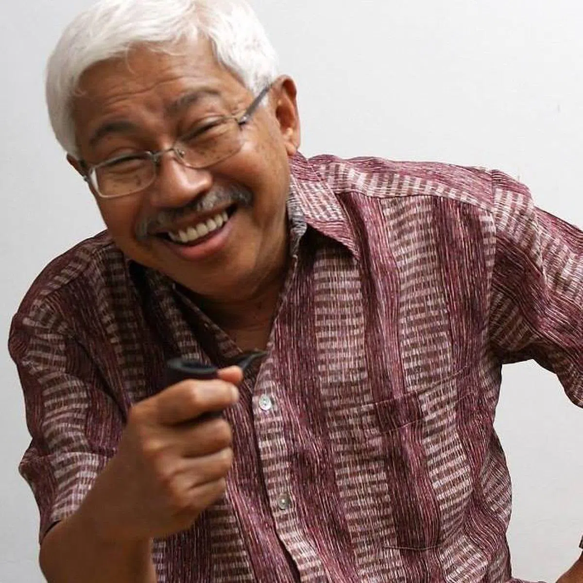  亚哈雅依斯迈声称他只是出售版权而非威胁。（亚哈雅依斯迈面簿） 