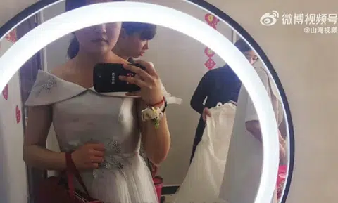 职业伴娘。（截自山海视频）