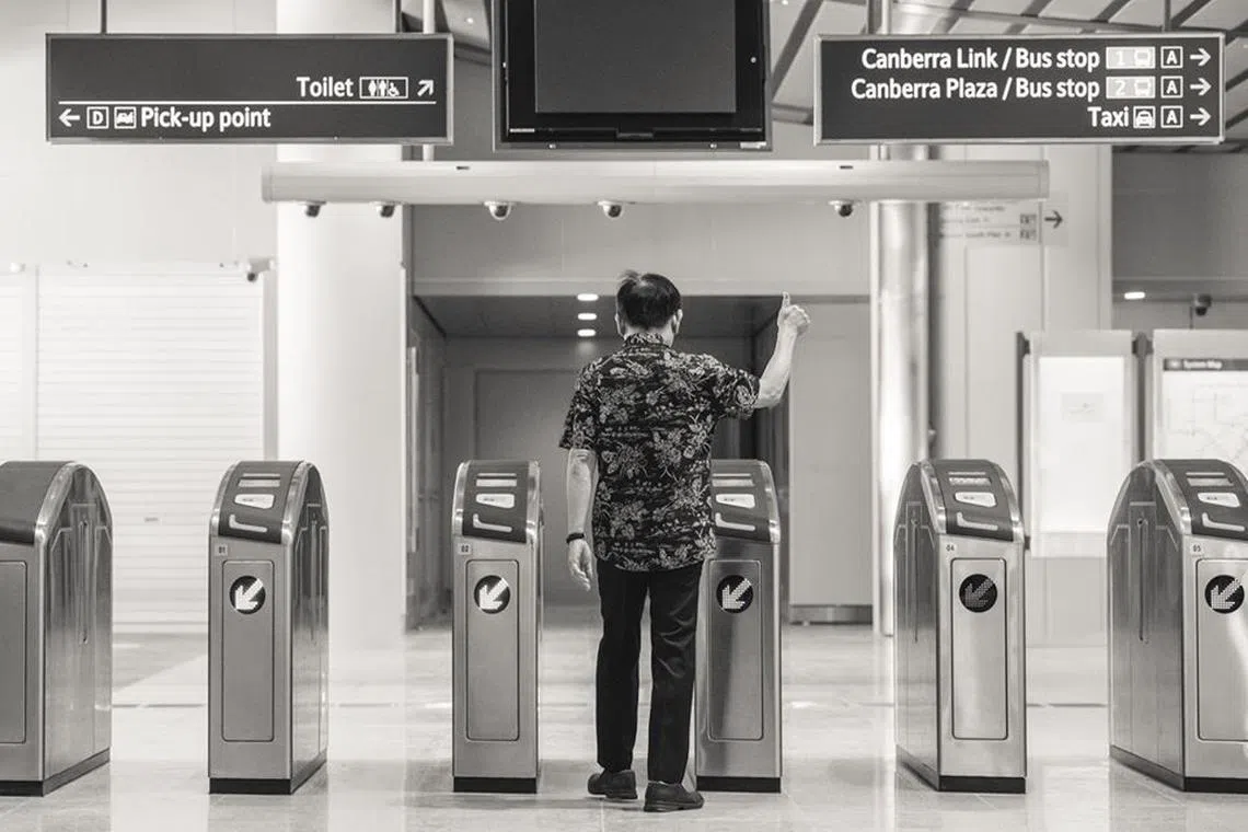 许文远：再见了，42年的公共服务！咱们在地铁和巴士上见！（许文远面簿）