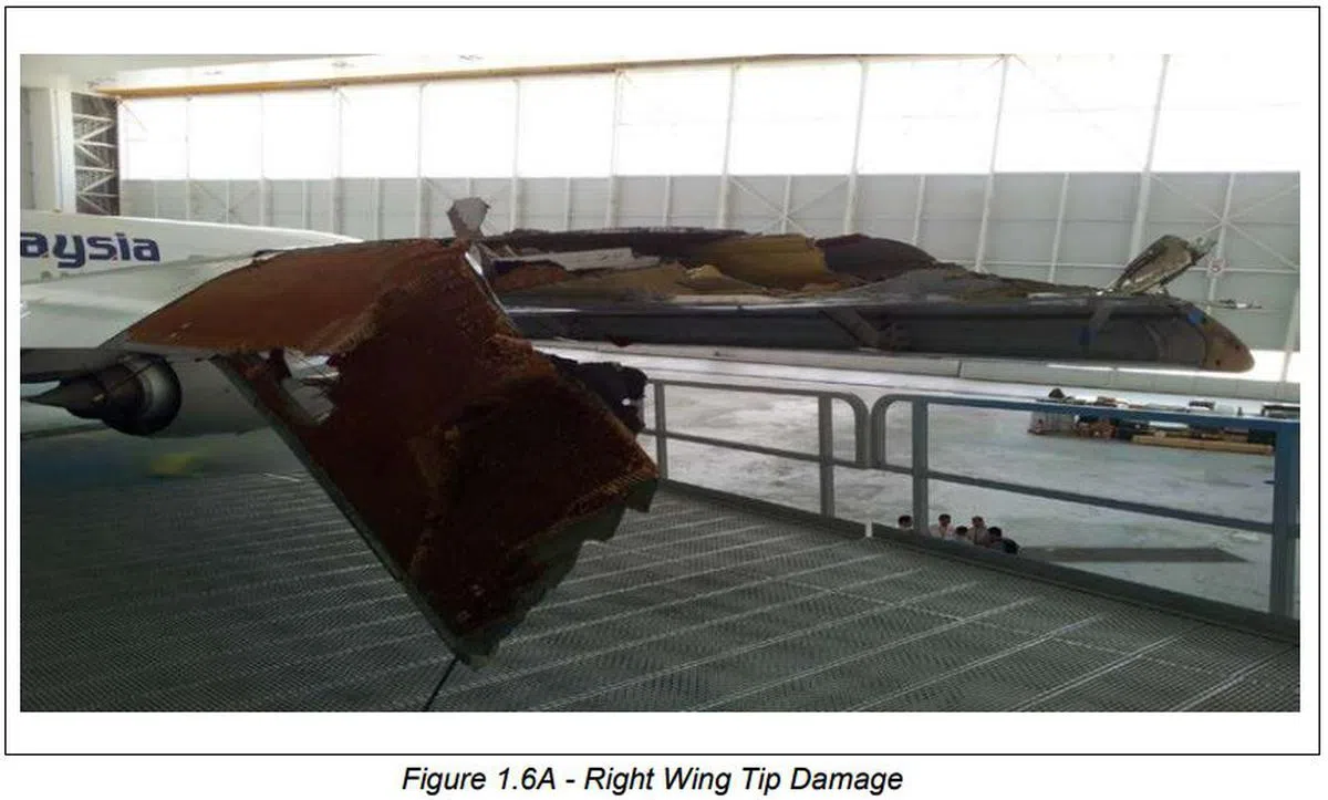  注册编号为“ 9M-MRO”的客机在当时的受损情况。（事故报告截图） 