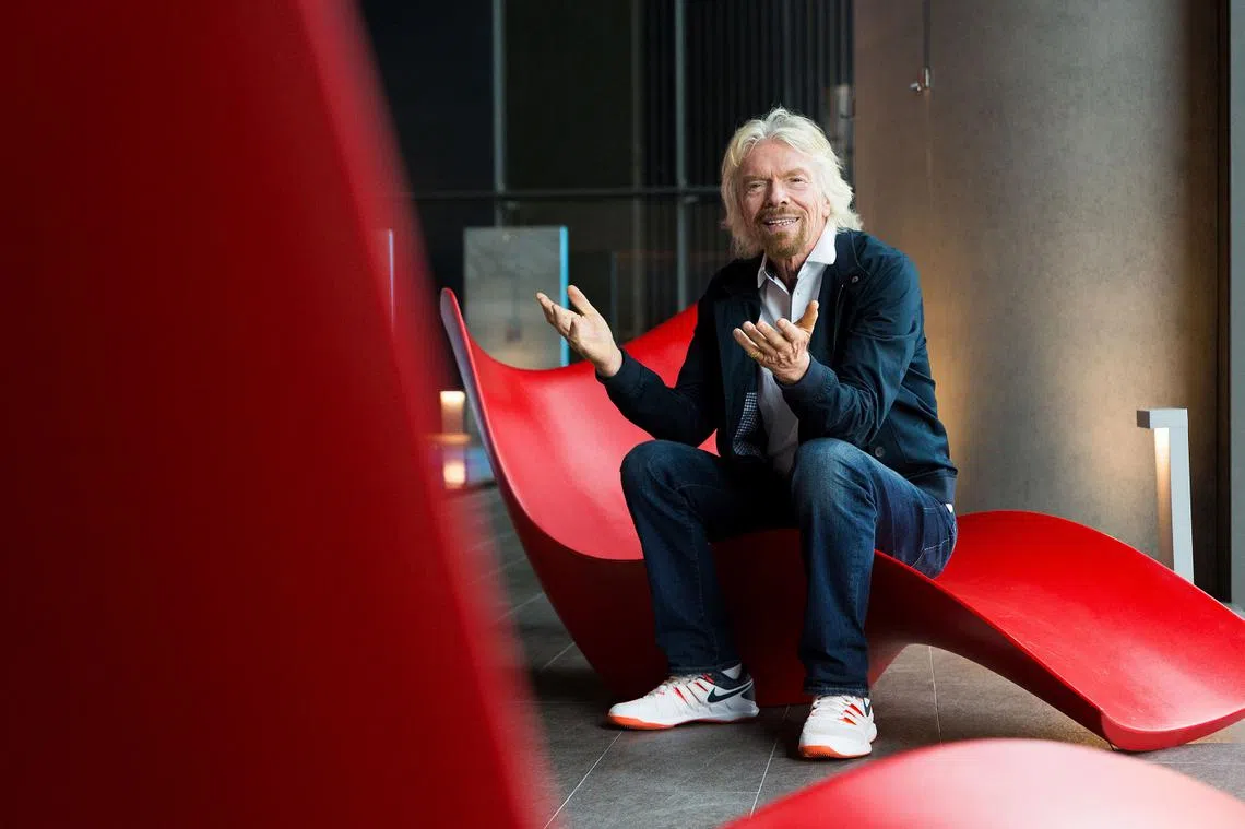 英国亿万富豪、维珍集团创办人布兰森（Sir Richard Branson）回拒了内政部长兼律政部长尚穆根的邀请，拒绝来新与尚穆根辩论新加坡对毒品和死刑的立场。（Virgin Active）