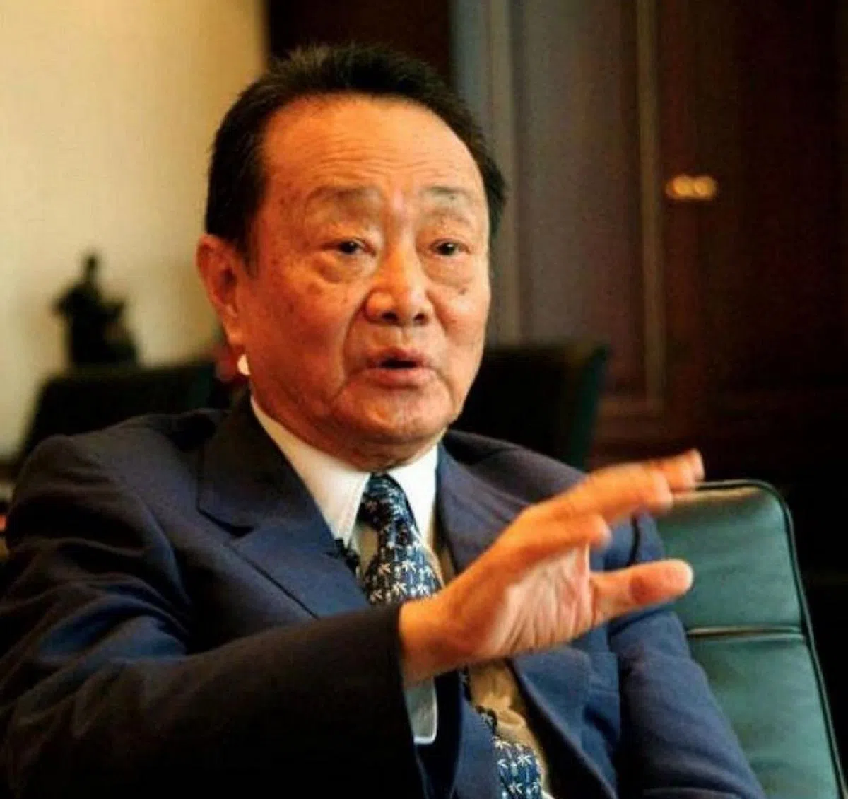 “亚洲糖王”郭鹤年曾担任马新航空主席，其所领导的董事局当中，新加坡和马来西亚政府各委任四名董事，这八人都有否决权。（互联网）