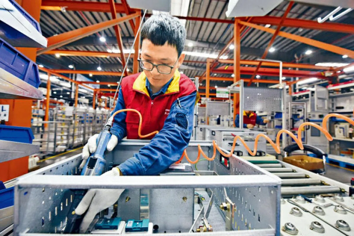  中国海关总署11月7日公布的数据显示，10月中国货物出口同比增长7.6%。中国对外出口过去五个月持续增长。（联合早报） 