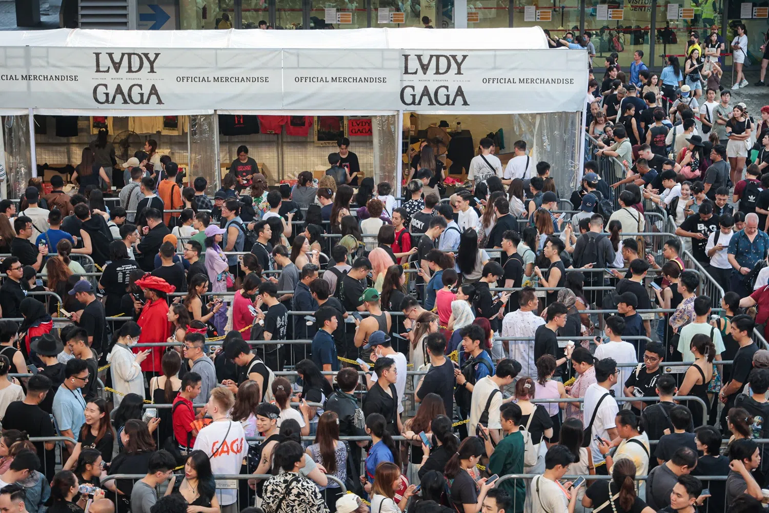 女神卡卡、泰勒丝等国巨星行在新加坡举办演唱会所衍生的“演唱会经济”，带动了本地旅游收入的增长。