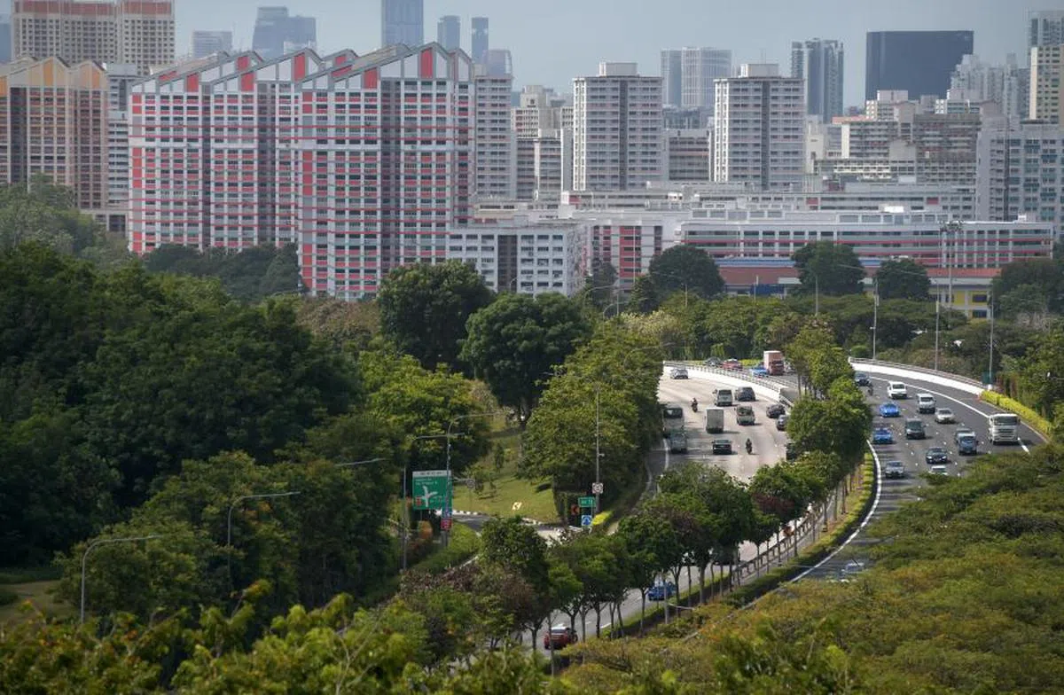 在新加坡拥有政府组屋的国人必须等到MOP结束后，才能在国内外购买其他房产。（联合早报）