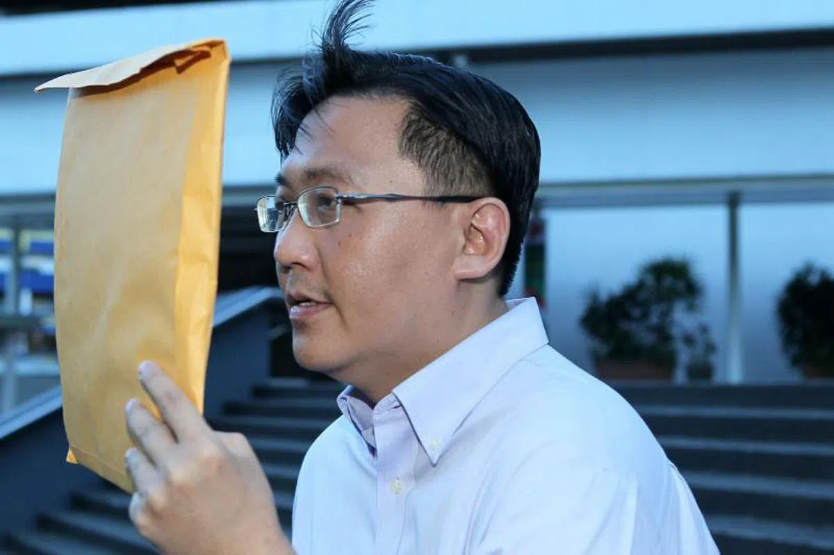  贪污调查局前助理司长杨少雄因失信罪等罪名被判入狱10年。（联合早报） 