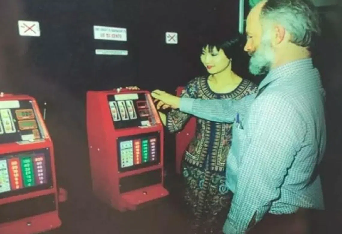 1981年，新航在一架波音747-200型客机上安装六架老虎机。（新航提供）