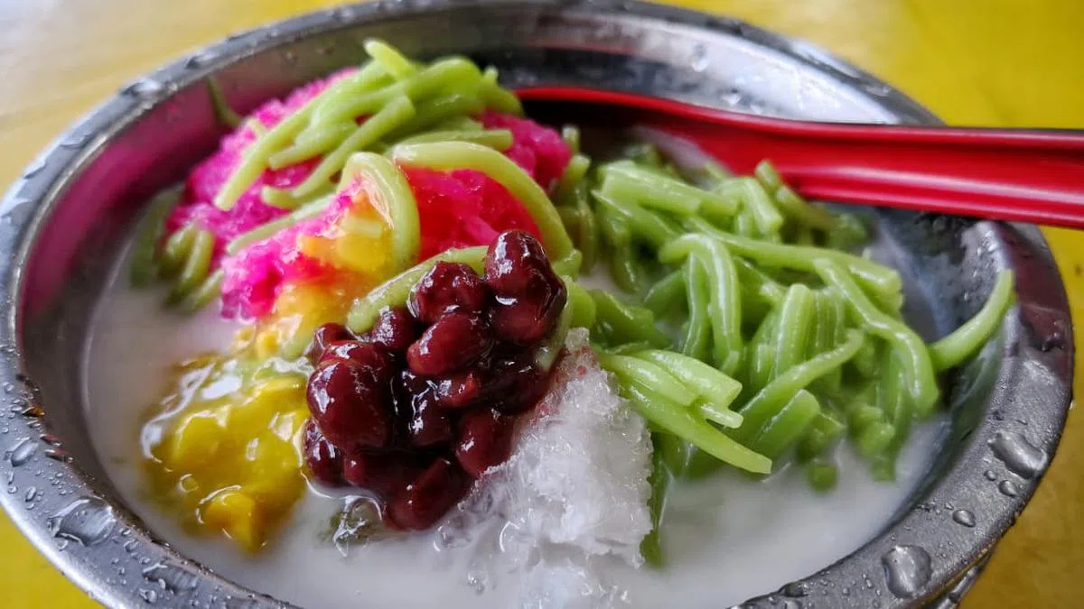  不要争啦，都一样好吃。CNN说煎蕊（chendol）是新加坡的，马来西亚网民很不满。就这么巧，从chendol开始，新马两国就吵翻天了。（CNN） 