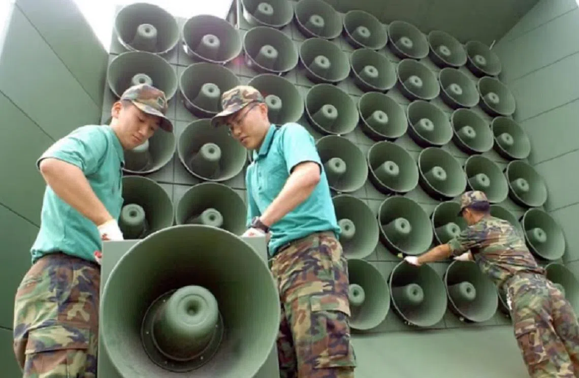 安装扩音器好过捡气球？（韩联社）