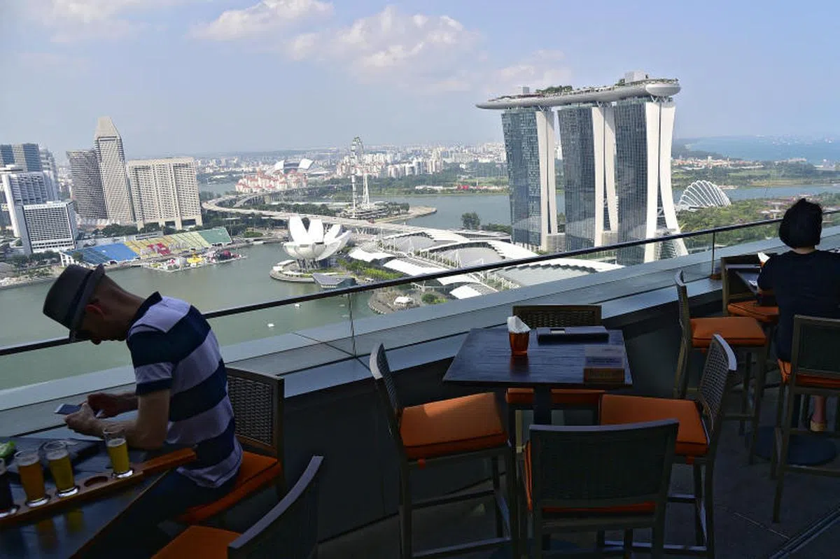  酒吧餐厅LeVeL33。（海峡时报） 