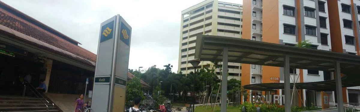  李美花：你们是要在雨天时，训练我的居民跑10米冲刺赛吗？（李美花面簿）Caption 