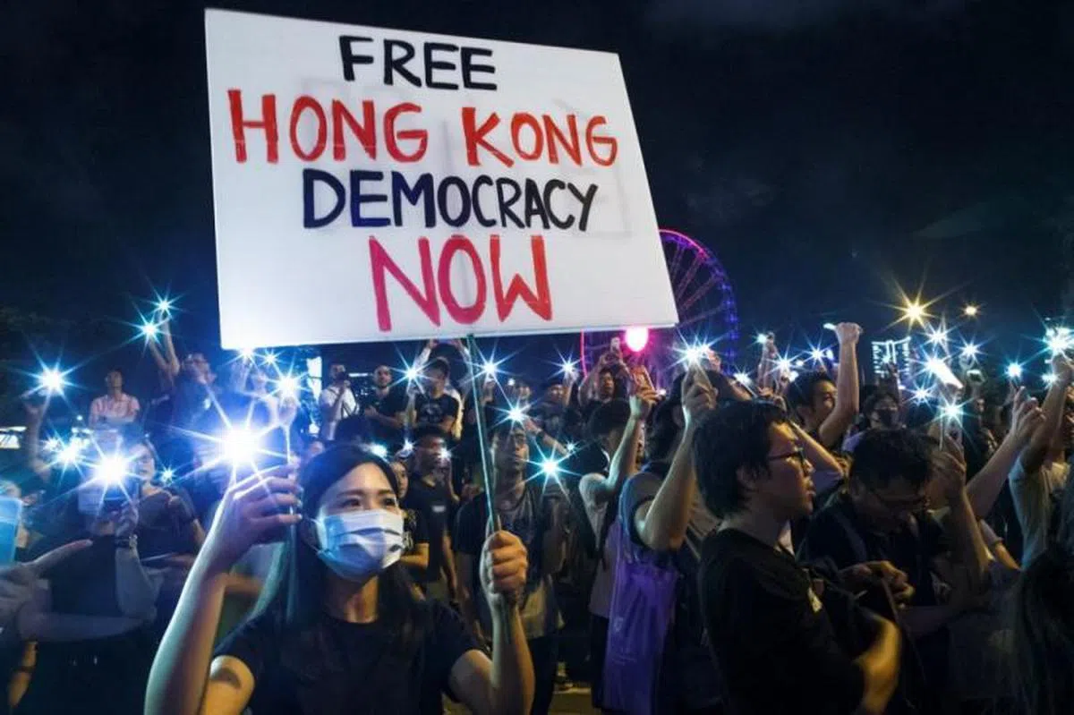  相关审查单位将以什么准绳来界定参选人是否“爱国”，未来值得观察。（路透社） 