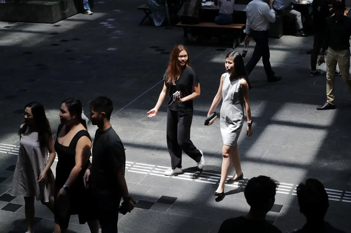 一份调查发现，新加坡人倾向认为本地的性别平等已经做得够好。（海峡时报）