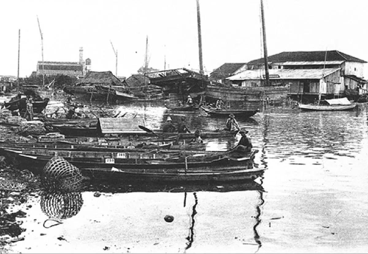 1911年住在加冷河的海人。(新加坡国家档案馆)