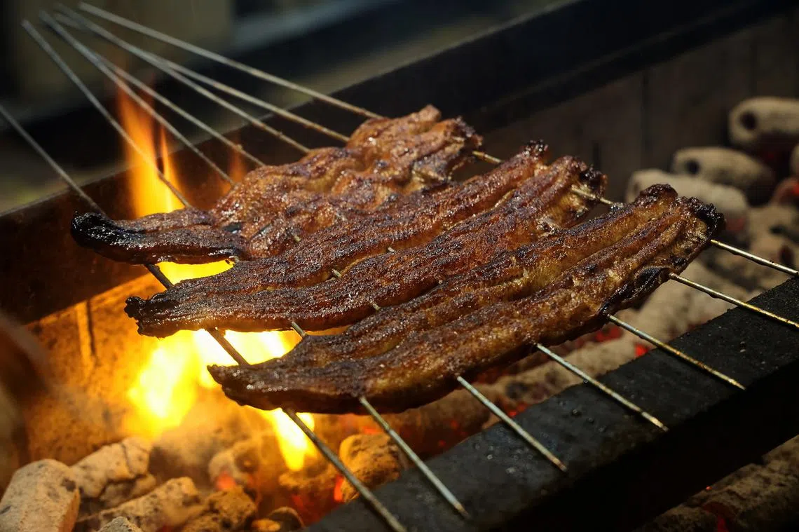 蒲烧鳗鱼就是日本的代表性料理之一。（联合早报）